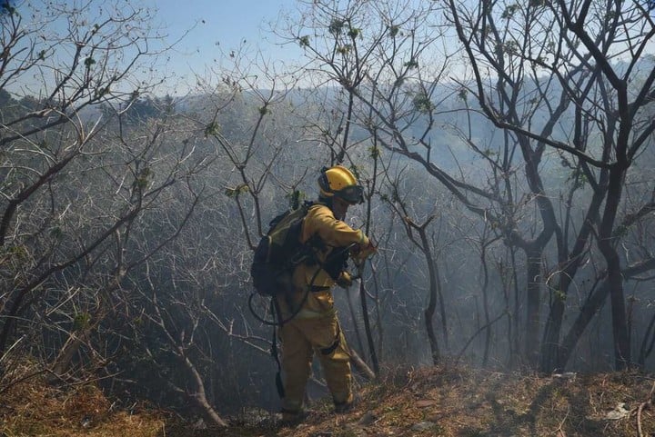 lanzan-un-alerta-por-riesgo-extremo-de-incendios-en-cordoba-y-ya-se-registran-focos-de-fuego-en-san-luis