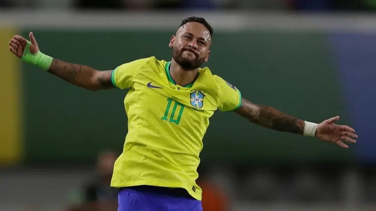 neymar-rompio-un-record-de-pele-con-la-seleccion-de-brasil:-se-convirtio-en-el-maximo-goleador-de-la-historia