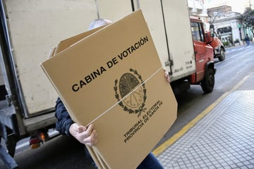 elecciones-2023:-la-campana-minuto-a-minuto,-con-todas-las-miradas-puestas-este-domingo-en-santa-fe