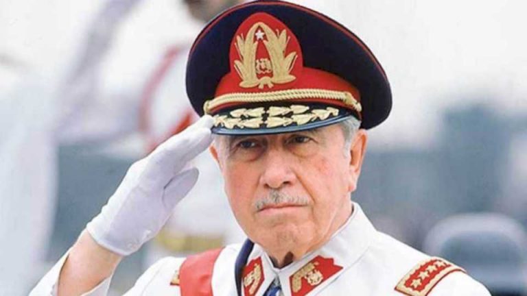 condecoraciones-ilegales-a-pinochet