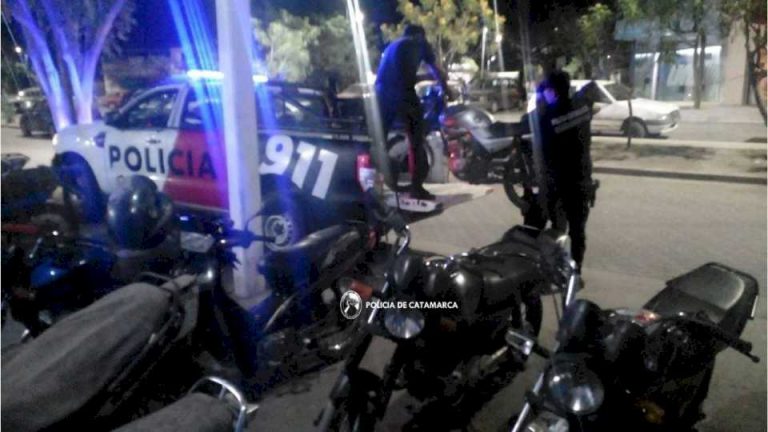 secuestran-dieciseis-motocicletas,-un-automovil-y-arrestan-a-un-joven-en-operativos-vehiculares