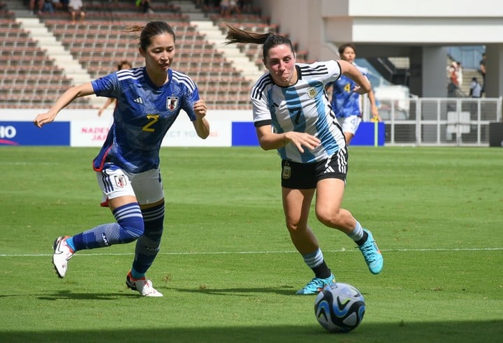 la-seleccion-femenina-perdio-8-0-ante-japon-y-sufrio-un-duro-golpe-en-su-primer-partido-tras-el-mundial