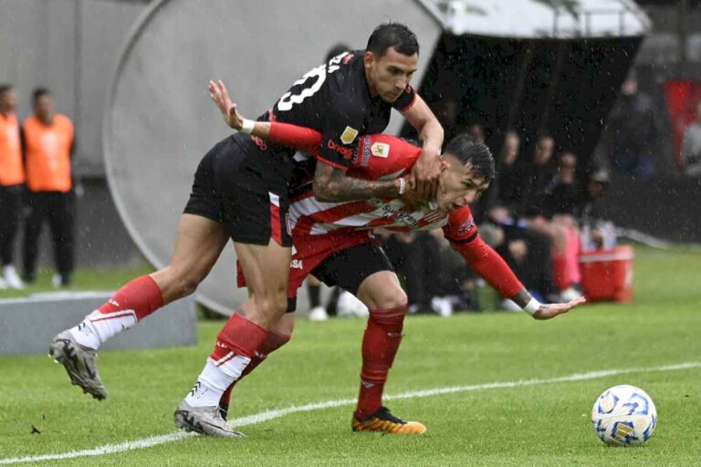 liga-profesional:-estudiantes-dejo-pasar-el-tren-de-la-victoria-ante-barracas