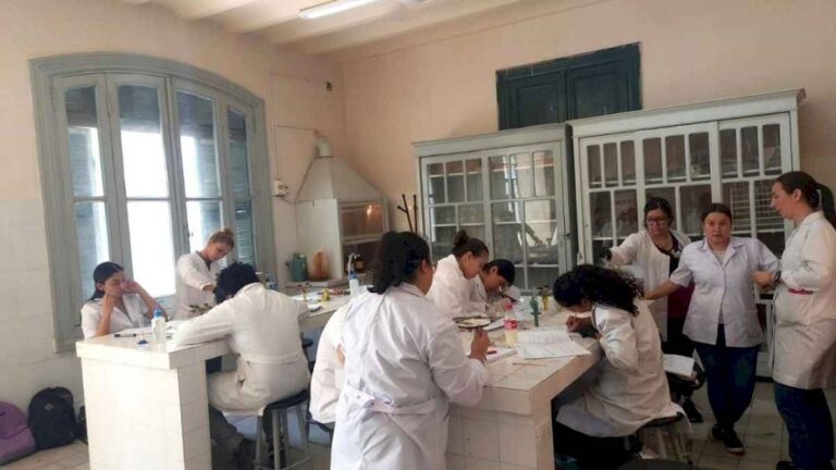la-licenciatura-en-quimica-de-la-unca-acreditada-por-seis-anos