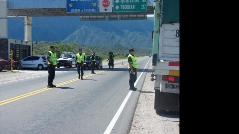 Detienen a dos peligrosos delincuentes que viajaban en colectivo a la Capital