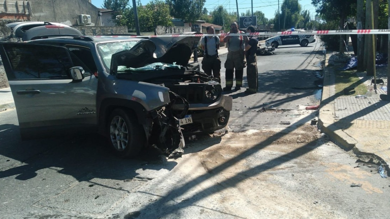 Dos policías murieron al chocar con una camioneta en una persecución en Quilmes