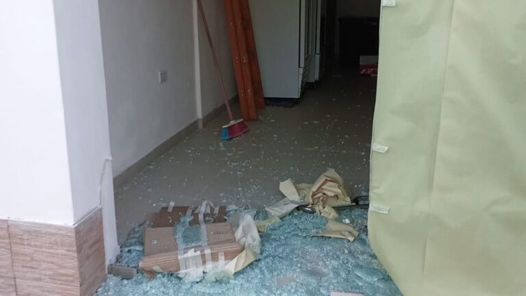 Los rompe vidrieras robaron en un negocio a estrenar
