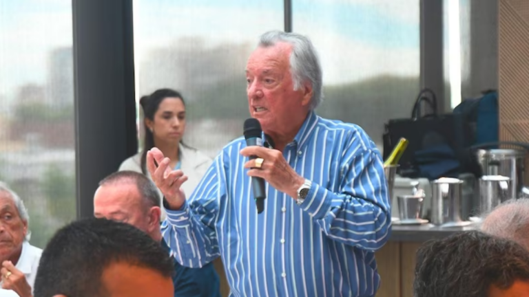 Luis Barrionuevo lanzará un partido político de sindicalistas