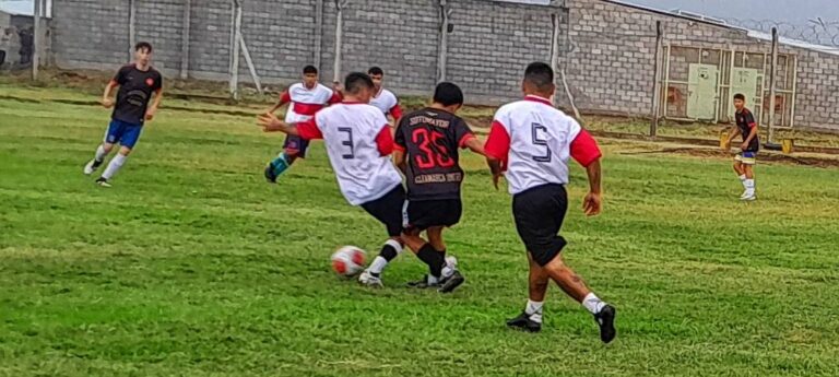 El equipo del Servicio Penitenciario jugó su segundo partido en la Liga de Barrios