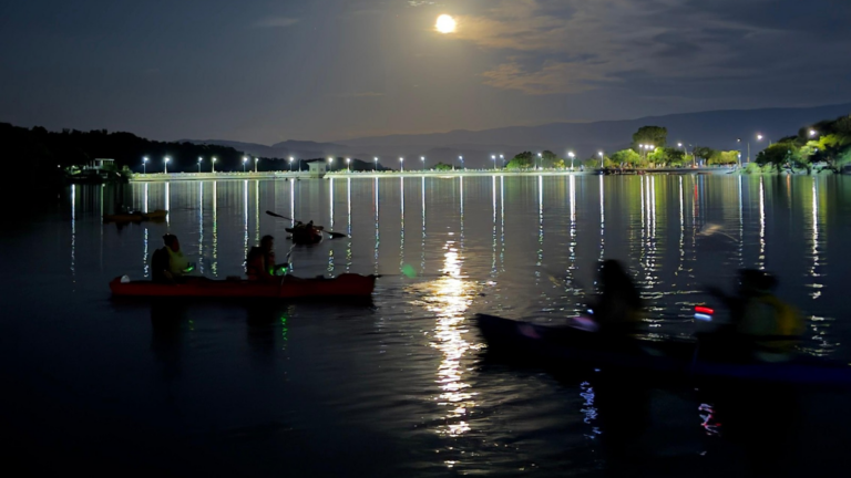 Una Travesía para vivir bajo la luna llena en El Jumeal