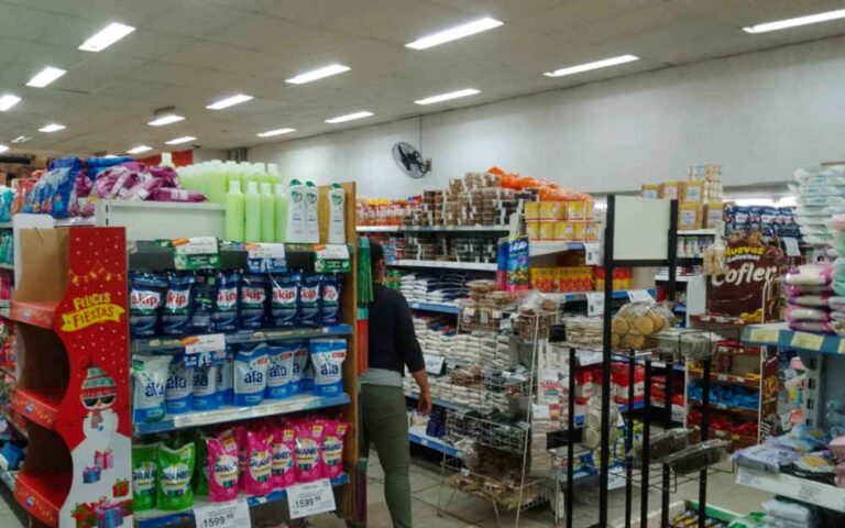 La inflación subió al 2,4% en febrero y acumuló 66,9% en doce meses