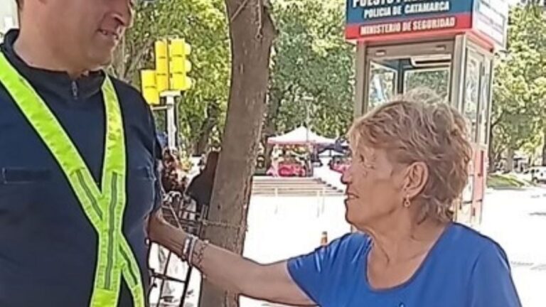 Policía encontró un bolso y lo devolvió: tenía 500.000 pesos