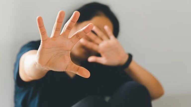 Mujeres aprehendidas por agredir a su madre