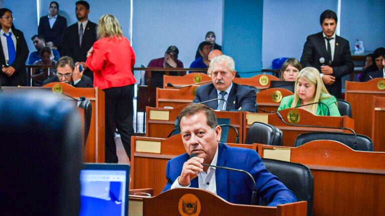 Hugo Ávila: «No podemos normalizar el consumo de los funcionarios en los tres poderes»