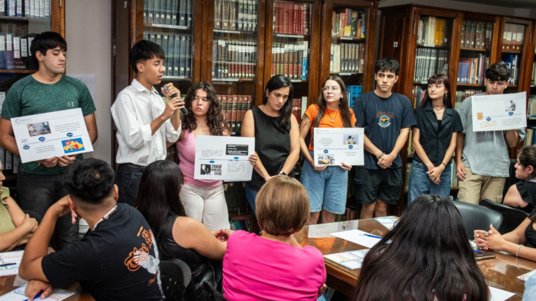 Se desarrolló un conversatorio sobre Derechos Humanos en el marco del Mes de la Memoria