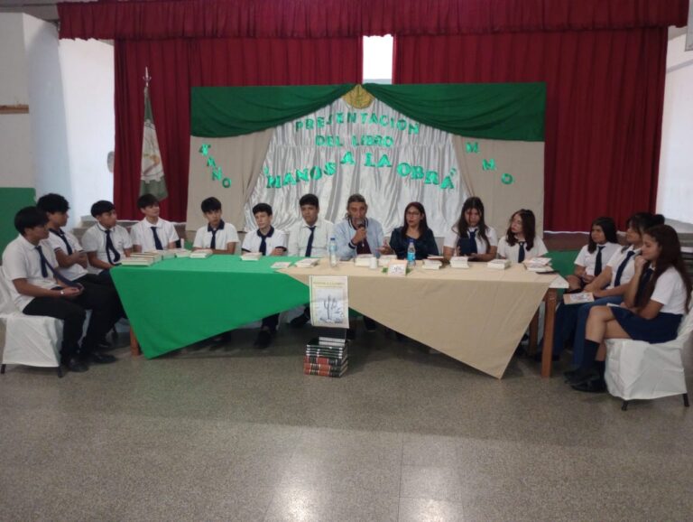 Alumnos de la EPET N 2 de Belén presentaron el libro Manos a la Obra