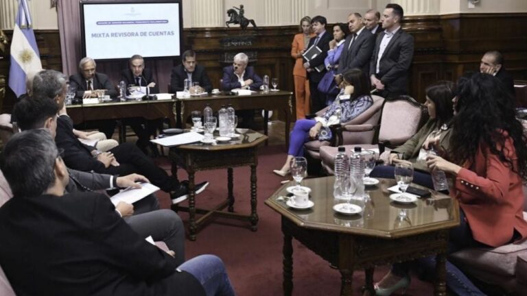 La Comisión Bicameral se reúne hoy para acelerar el acuerdo con el FMI