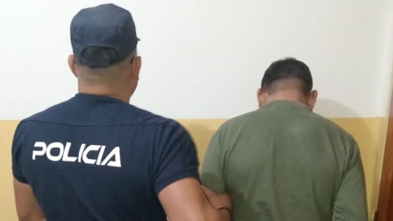 Policía retirado intentó agredir físicamente a efectivos y fue aprehendido en Paclín