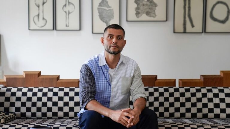 El catamarqueño Cristián Mohaded fue elegido por la firma Louis Vuitton