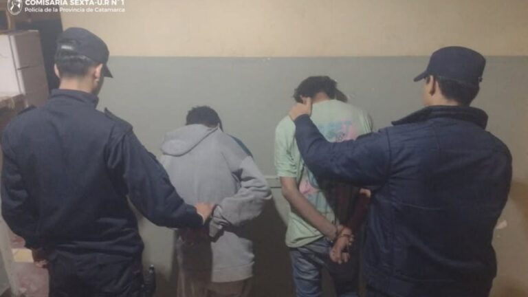 Dos hombres detenidos por amenazas y daños en un local comercial en Capital