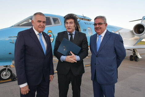 En medio de la tensión política, Jalil acompaña a Milei en Tucumán