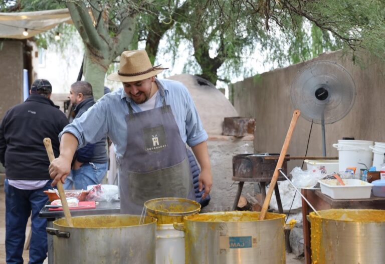 9 de Julio en Catamarca: locro, folklore y cabeza guateada para celebrar en la Casa de la Puna