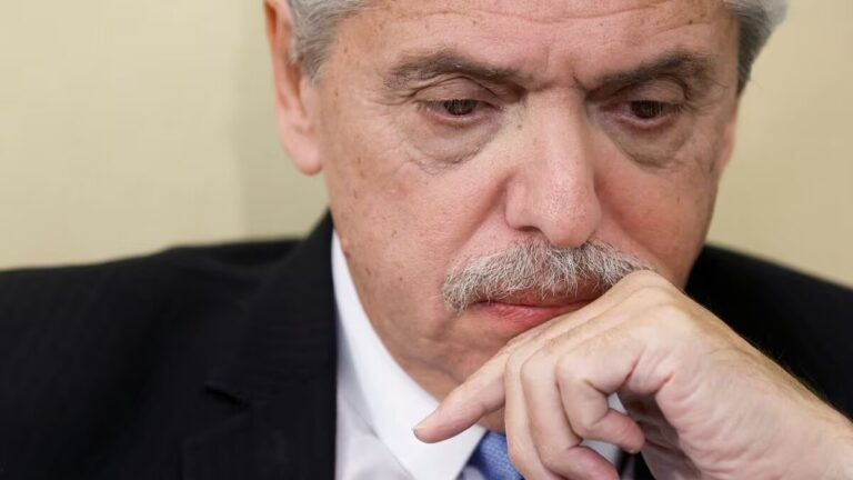 Causa Seguros: procesaron a Alberto Fernández por irregularidades en contratos estatales