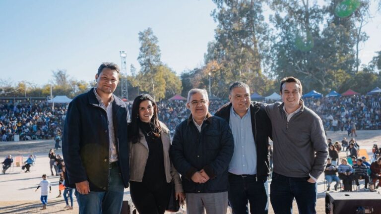 El Gobernador acompañó al pueblo de Andalgalá en la celebración de sus 367 años