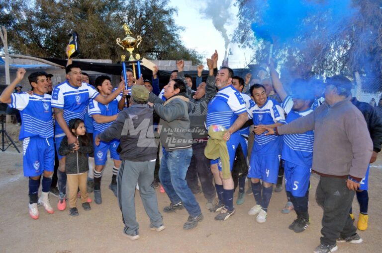 Club Andino gritó campeón en una final épica del fútbol de veteranos en Fiambalá