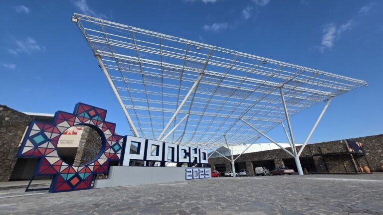 La chacana, símbolo principal del Poncho