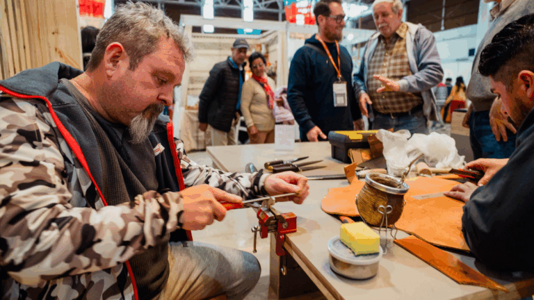 Maestros artesanos realizarán demostraciones en vivo durante el Poncho