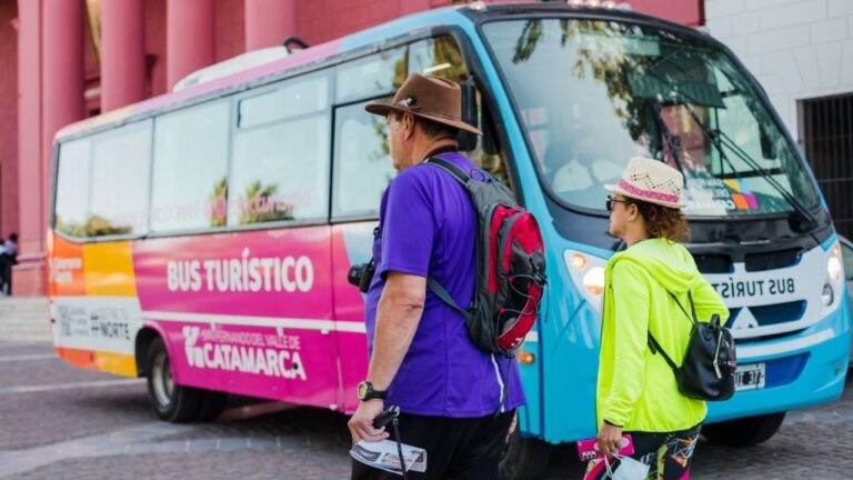 Visitas a los atractivos de la ciudad en el Bus Turístico