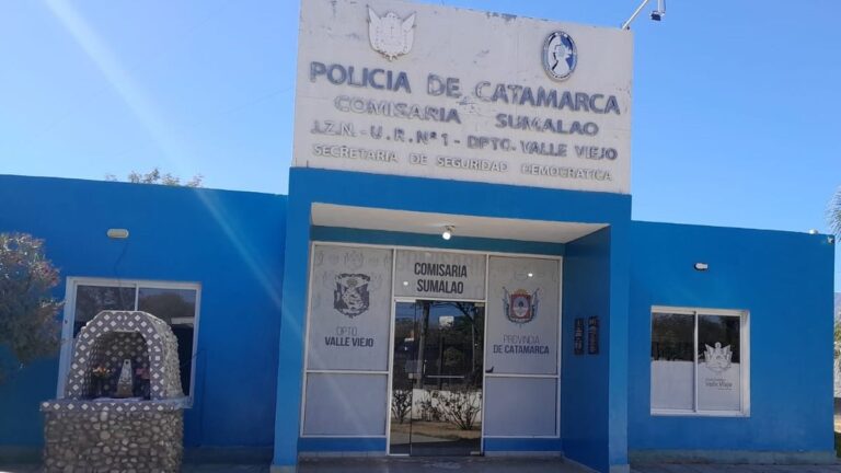 Arrestan a sexagenaria sospechada de dañar un auto