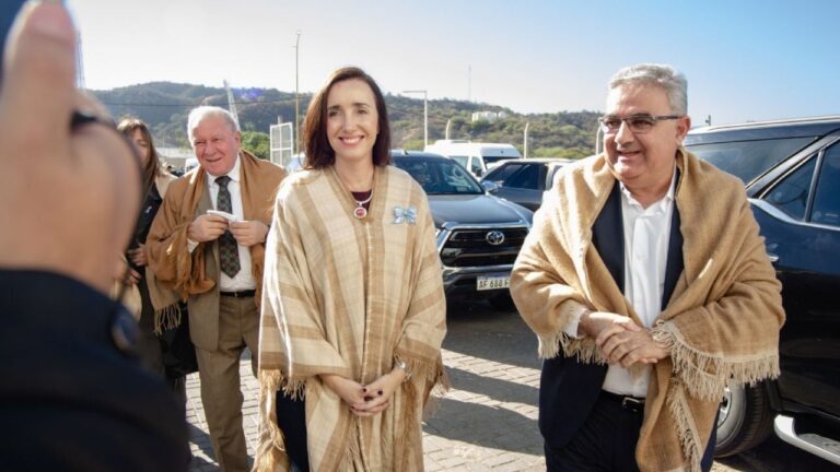 Villarruel negó traición y destacó el Poncho como generador de trabajo