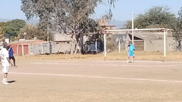 Médico aprovechó la ventaja y goleó