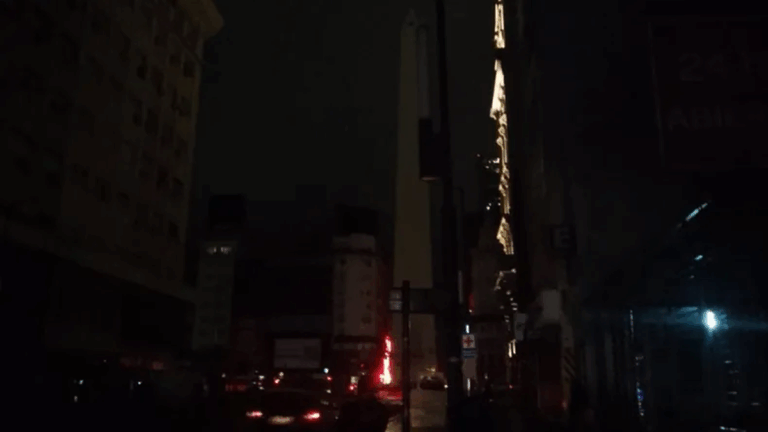 Apagón masivo en el AMBA: casi 500 mil usuarios sin luz