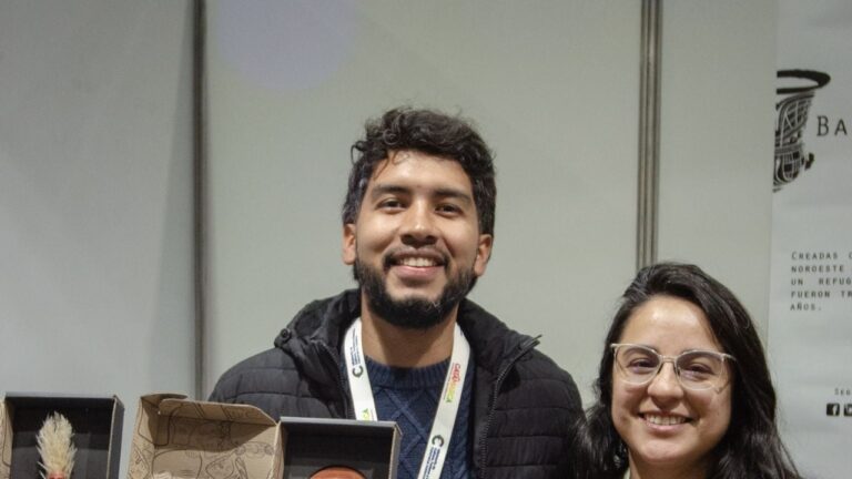 Colección de estatuillas inspiradas en ajuares y ofrendas precolombinas