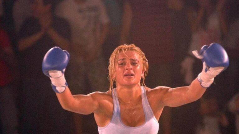 El Carmen homenajea a Alejandra La Locomotora Oliveras con una estatua y nombramiento como ciudadana ilustre