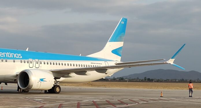 Viento, polvo y cenizas volcánicas: se canceló un vuelo a Catamarca por el temporal