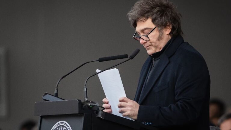 Milei firmó 3 vetos totales y confía en que la oposición no los podrá revertir en el Congreso