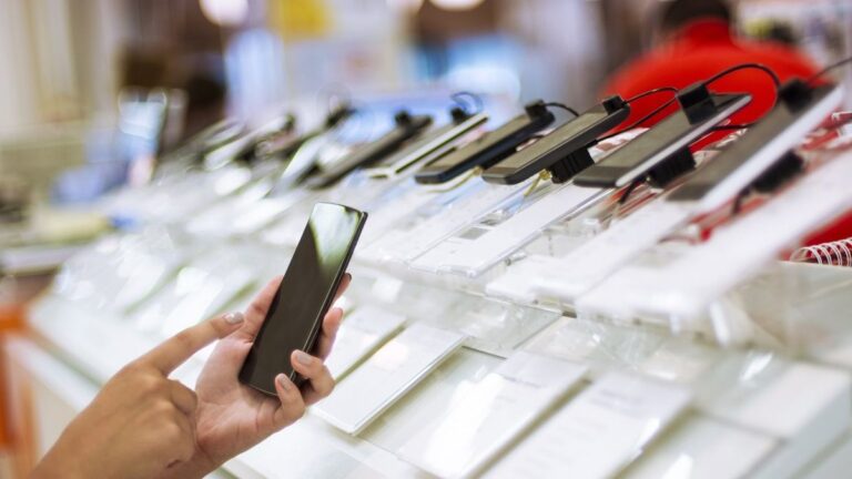 Outlet de COTO!: auriculares y celulares con descuentazos para aprovechar