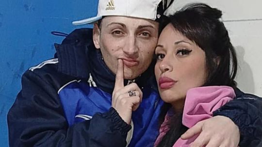 Asesinó a su pareja a balazos adelante de su hijo: tanto el hombre como la mujer tenían tobilleras electrónicas