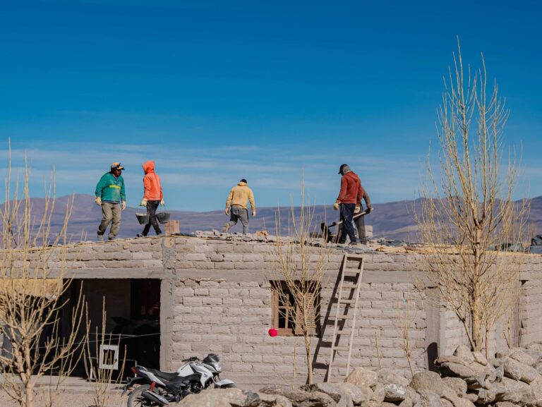 Temporal en Laguna Blanca: el Gobierno aseguró que el 25% de las viviendas afectadas ya recibió asistencia