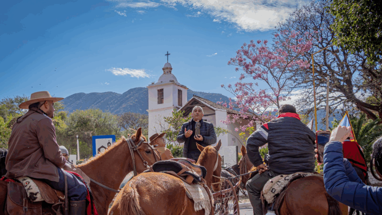 Emotiva 1 cabalgata en homenaje a Esquiú en el cuarto aniversario de su Beatificación
