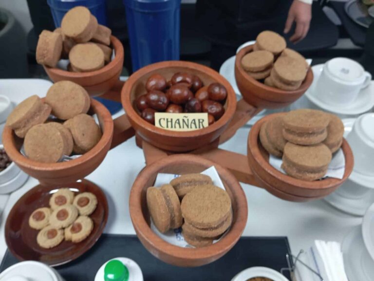Finde de sabores nativos en La Quebrada: menúes auténticos y cultura regional en Pueblo Perdido