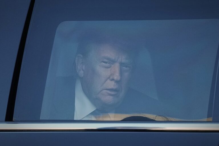 Milei quiso mantener en secreto que Trump mandó un avión con deportados argentinos