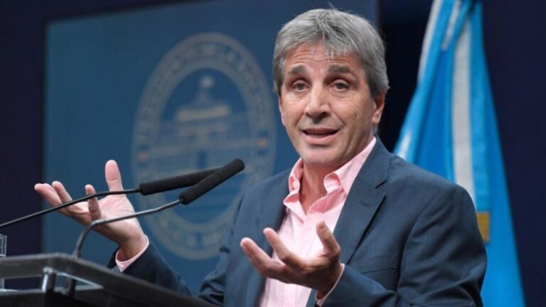 Caputo acusa al Congreso de querer voltear al Presidente