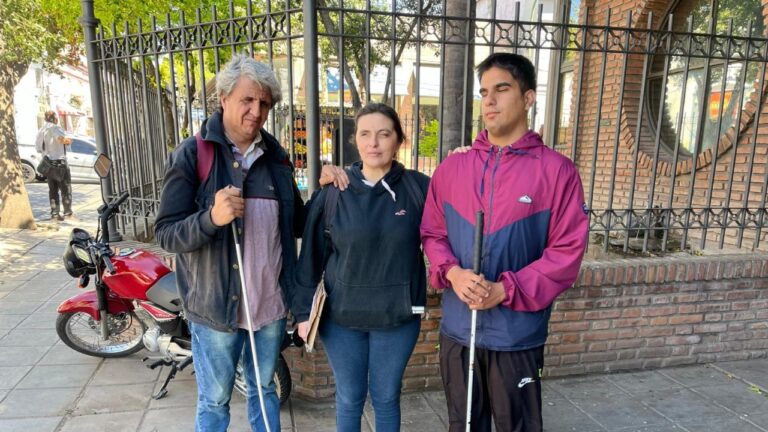 Dramático pedido de asistencia para personas ciegas con múltiples impedimentos
