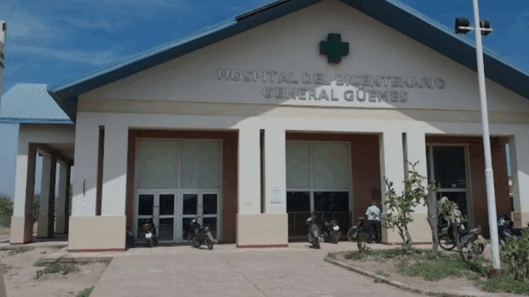 Una niña de 11 años dio a luz y detuvieron a sus padres