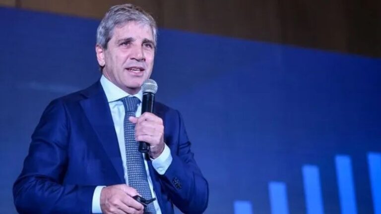 El Gobierno dijo que compró dólares y negó que haya un cepo